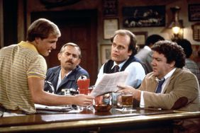 Woody Harrelson, John Ratzenberger, Kelsey Grammer and George Wendt on 'Cheers'